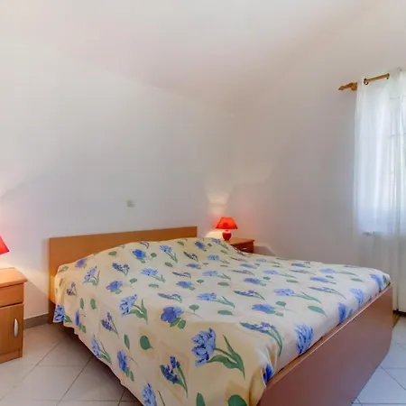 Apartment In With Sea View, Balcony, Air Conditioning, Wifi